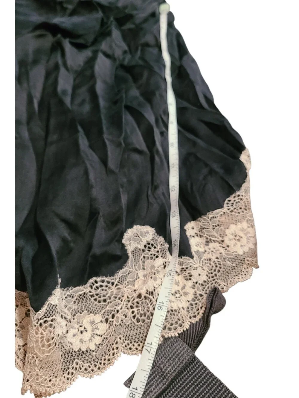 Black Lace-Trim Kimono Robe with Contrast Piping